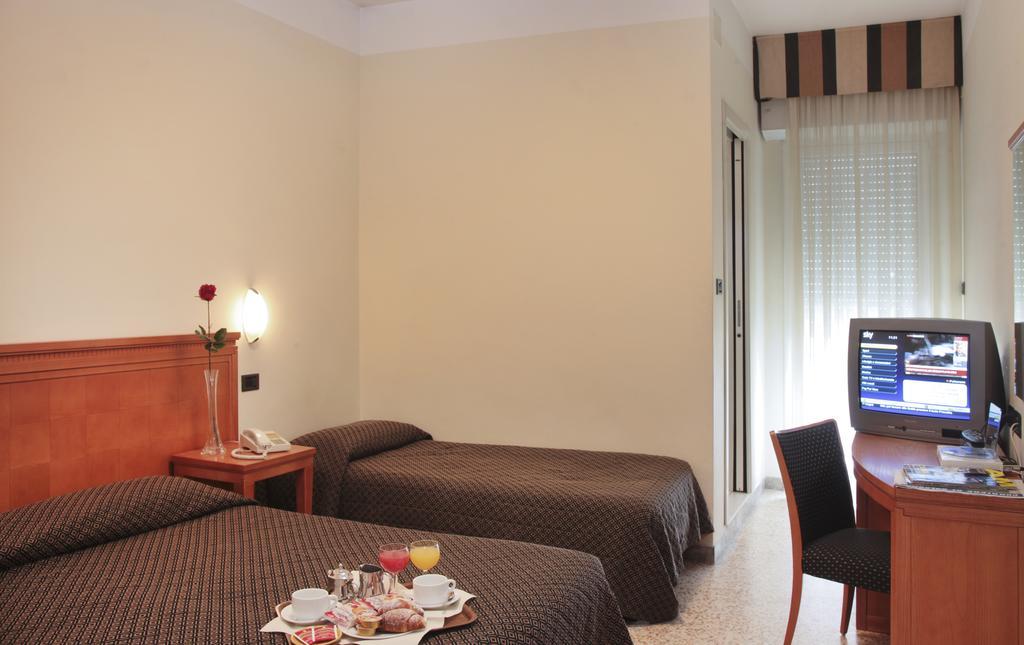Hotel Nautilus Riccione Habitación foto